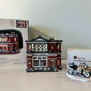 Department 56 CIC - Harley-Davidson City Dealership & Fatboy/Softail Accessory